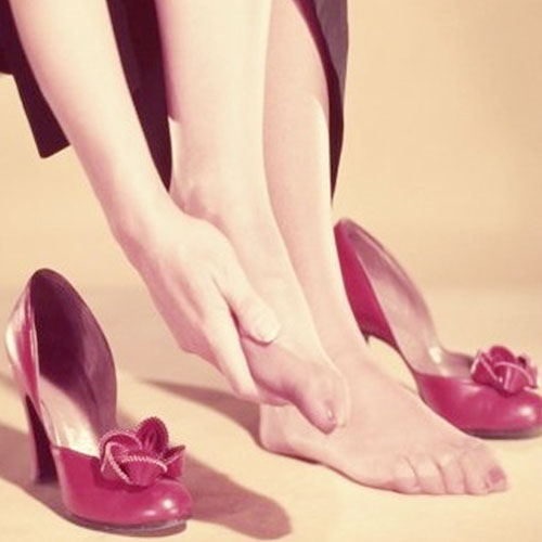 人们在崴脚后容易犯的错误有哪些呢?(图1)