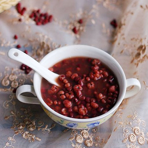 夏季吃薏米红豆粥可祛除体内湿气(图1)